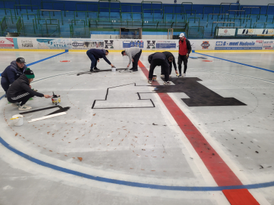 Šablona - logo na ledové ploše #16